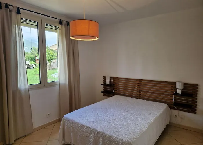 Maison Jumelee Cloturee *